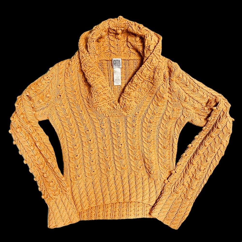 DKNY City 🌟 Long Sleeve, Large Collar -Sweater